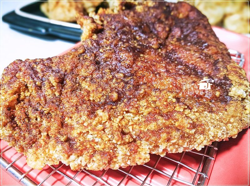 新店中正路雞排│新店最狂35元雞排只賣半年!肉厚.皮酥.汁多.超嫩.好大塊!