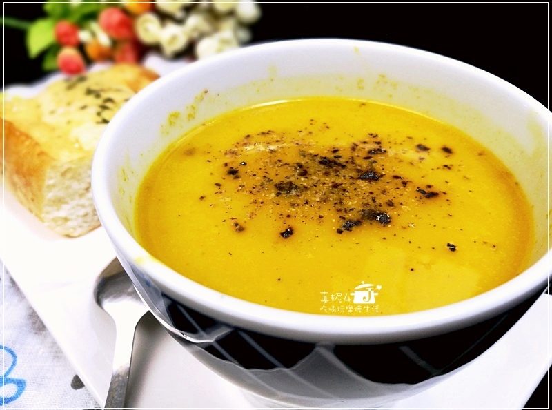 烹飪筆記│南瓜濃湯，蒸打煮三步驟最快速的做法(附實作影片)