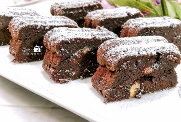 烘焙筆記│布朗尼慕斯蛋糕，讓人迷戀的巧克力香氣以及一口接一口的綿密滋味(附實作影片)