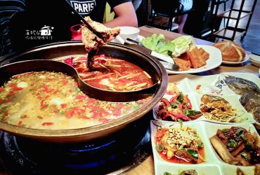 中山區吃到飽│川夜宴-15款特色火鍋吃到飽，同事聚餐/謝師宴/家族圍爐，賓主盡歡的餐廳