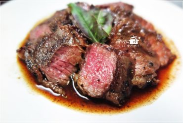 烹飪筆記│跟奧利佛學做菜。 鐵板牛排就要這樣煎才會好吃!