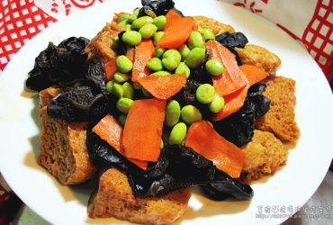 烹飪食譜│烤麩家常菜-素食，金桂花香燴大四喜，熱食冷吃都開胃的素食料理~豆油伯金桂醬油(無糖醬油)