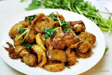 烹飪筆記│家常菜-醬燒麵腸，酥中帶軟甜中帶鹹，鹹香滋味也可以像鹽酥雞一樣好好吃的，豆油伯甘田低鈉低鉀低鹽醬油。