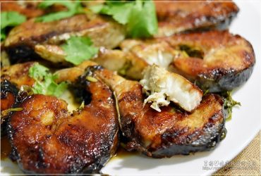 烹飪筆記│煎烤糖醋烏仔魚。殺魚洗魚的撇步。秋冬是吃肥嫩烏魚的好季節。酥香嫩脆老少都滿意的料理。