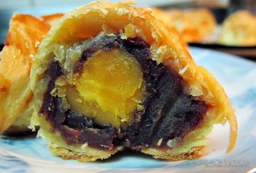 [起酥蛋黃酥PART-2] 20分鐘完成水噹噹幼咪咪邪惡逼人蛋黃酥(省時低成本$130做10顆)。<偷吃步>PK<照步來>