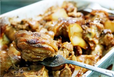 烹飪筆記│味噌烤雞。雞肉用味噌/糖/米酒醃就搞定了!聖誕節聚會日式風味烤雞就是這麼簡單…好吃吮指吮不停!(恭喜本文榮登YAHOO首頁吃喝玩樂版精選文)