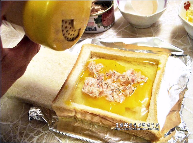 [美味早餐自己做] 20元材料費10分鐘3步驟的營養早餐→鮪魚蛋披薩吐司