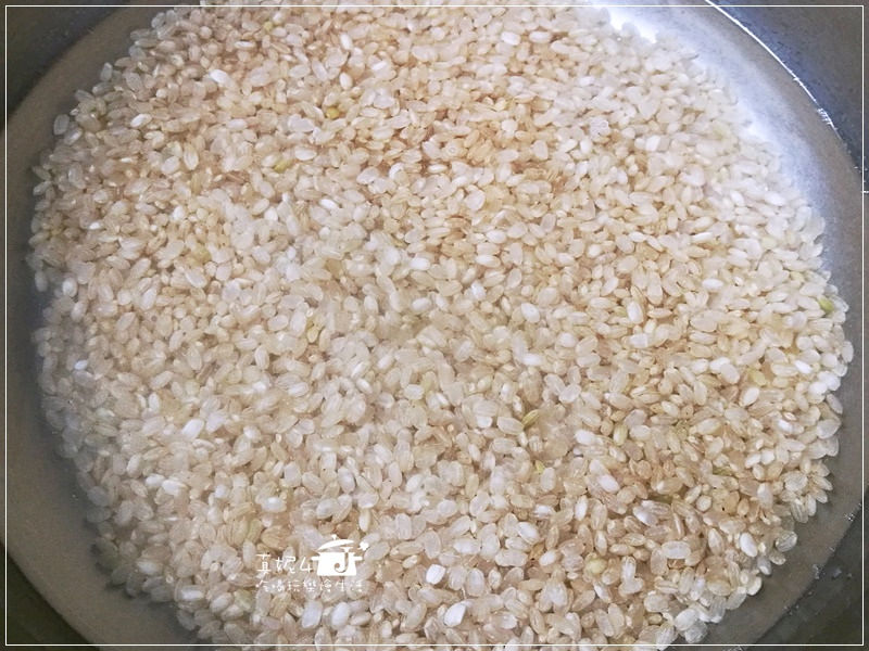 高麗菜捲堅果糙米飯的做法