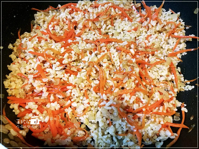 高麗菜捲堅果糙米飯的做法